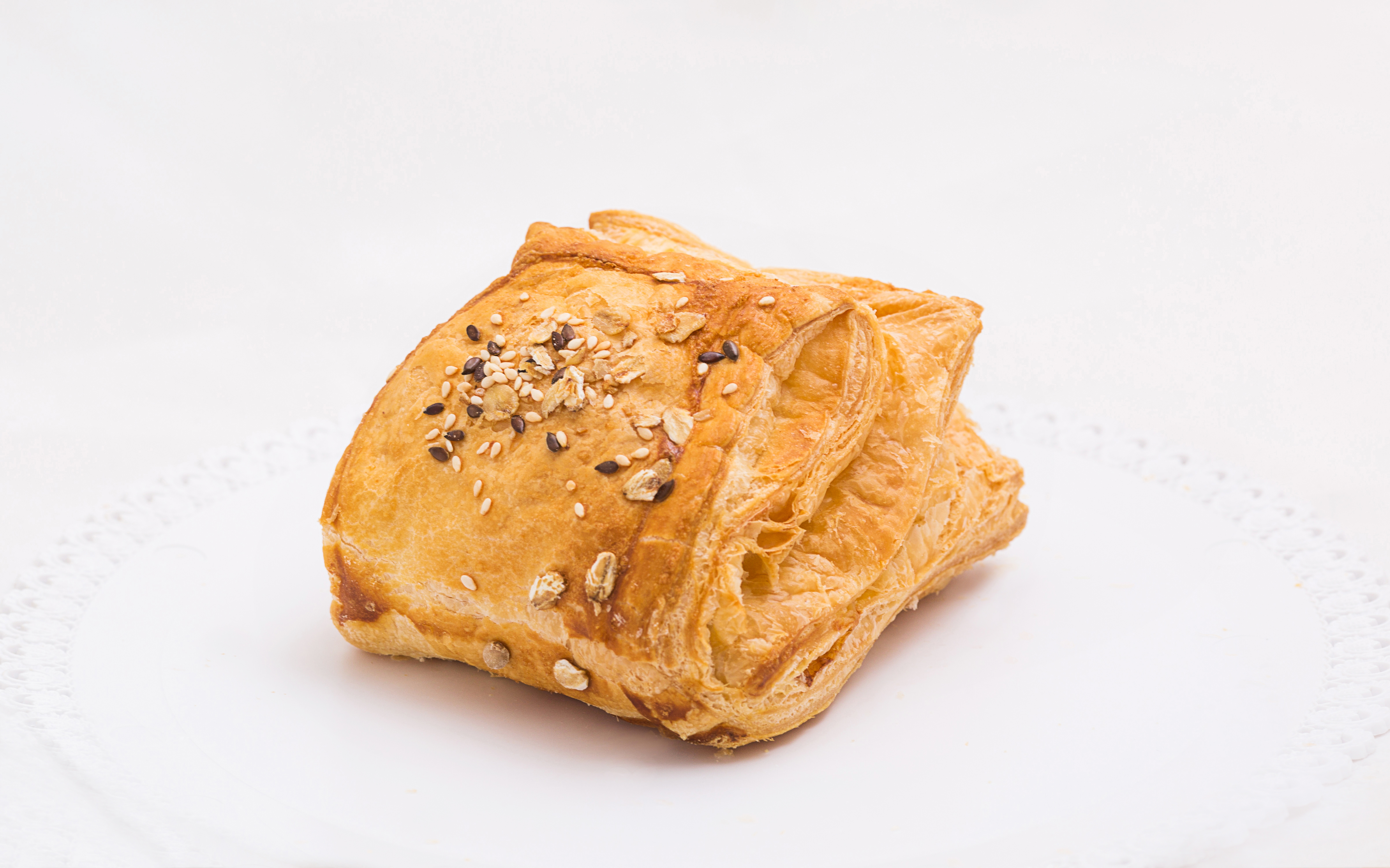 картинка Инстал КУРИЦА ГРИБЫ слойка 1шт(вес от 0,100гр) от нашего магазина